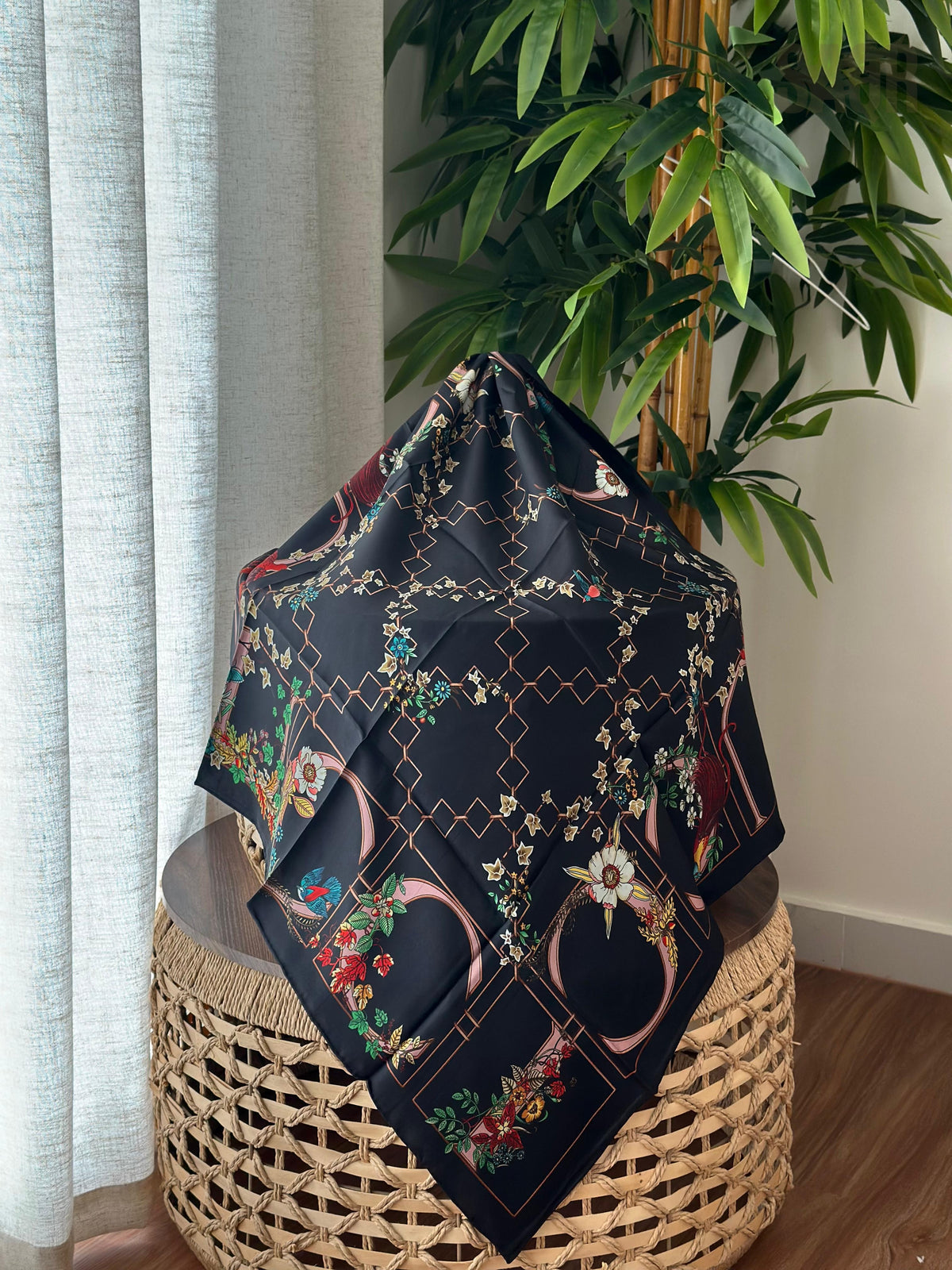 Gucci GG Flora Print Silk Scarf (Beige/Ebony)