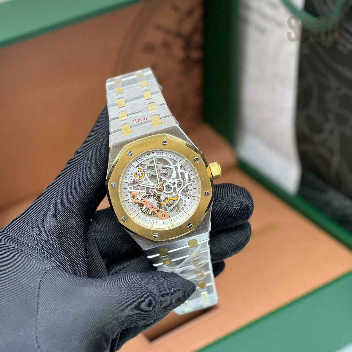 AP Watch | Royal Oak Skeleton Gold/White Dial