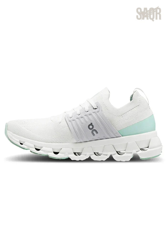 On Cloud | Cloudnova Lightweight Running Sneakers – Product Image 6