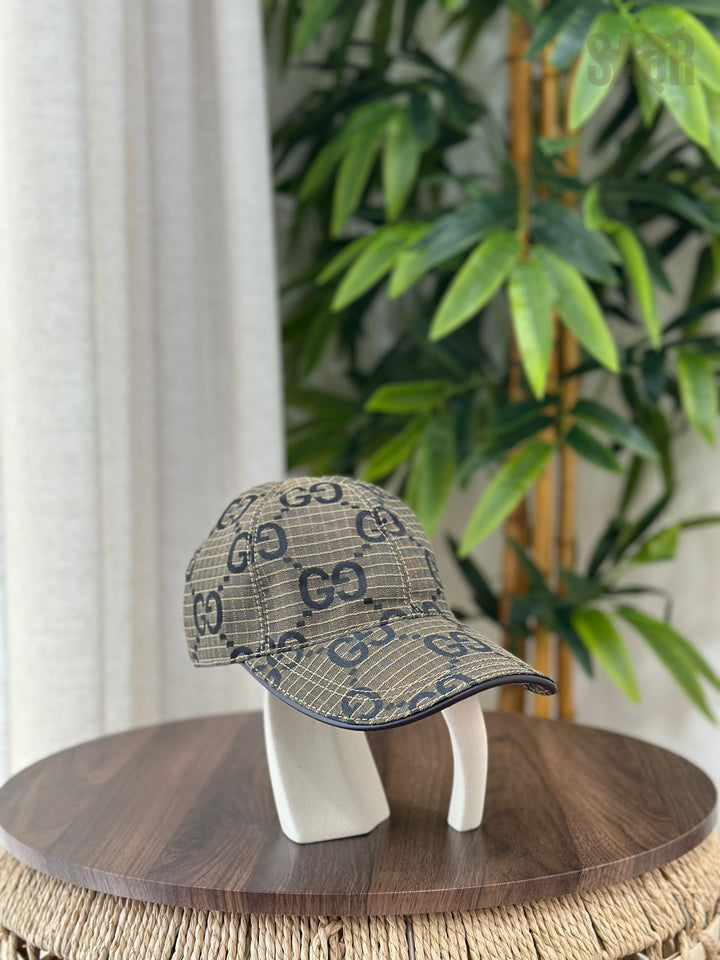 Gucci Jumbo GG Canvas Baseball Hat (Off-White/Pink)
