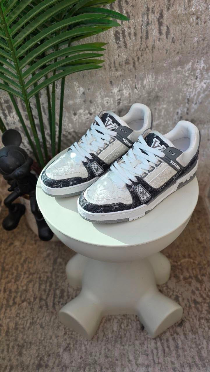 Louis Vuitton LV Trainer Sneakers – White & Grey - View 5