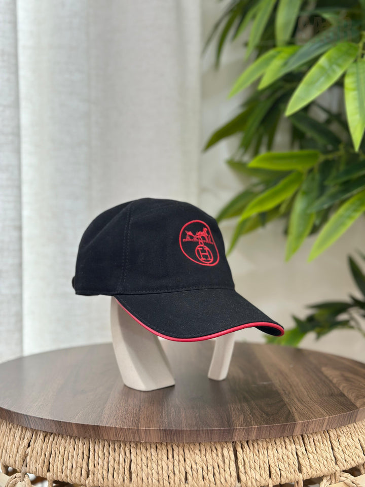 Hermès Miles "H Circle" Cap (Noir/Blanc)
