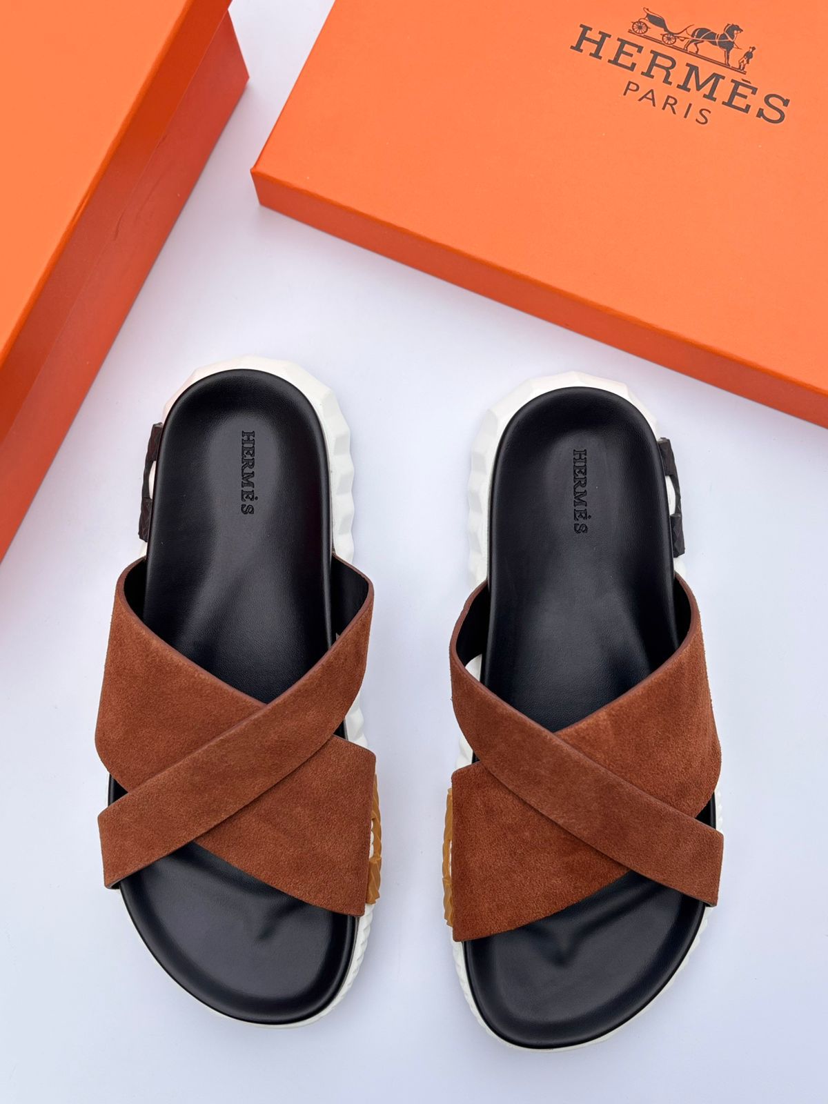 Hermès Izmir Sandal (Noir)