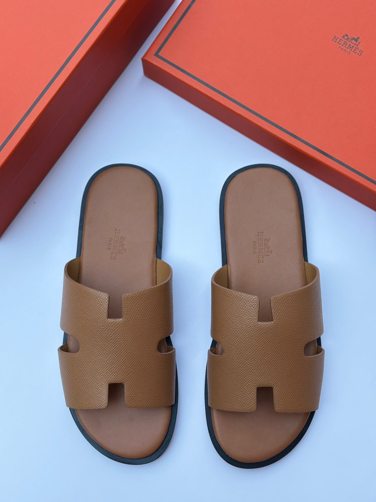Hermès Izmir Sandal (Bleu Orage / Bleu Marine)