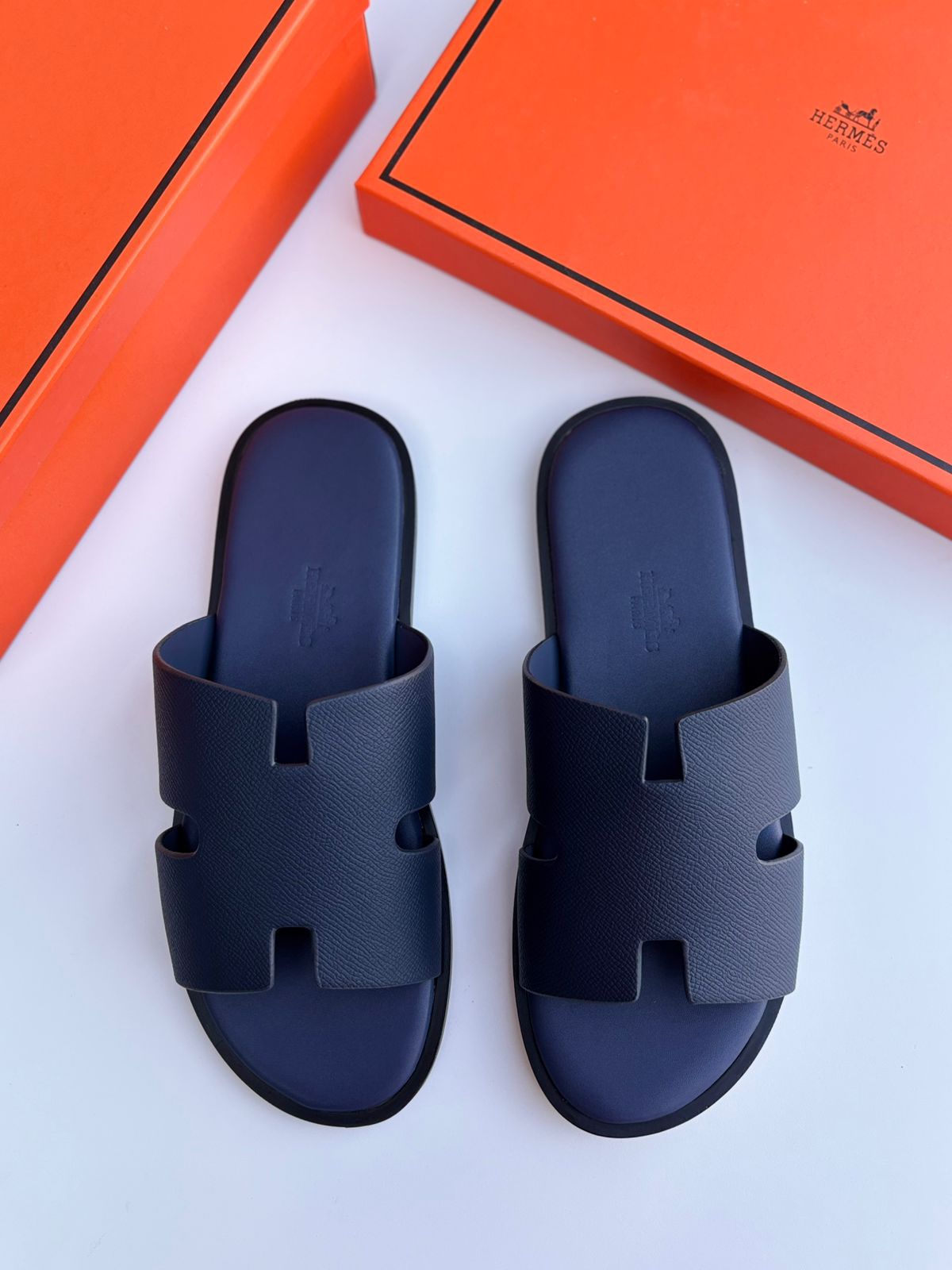 Hermès Izmir Sandal (Bleu Marine Alligator)