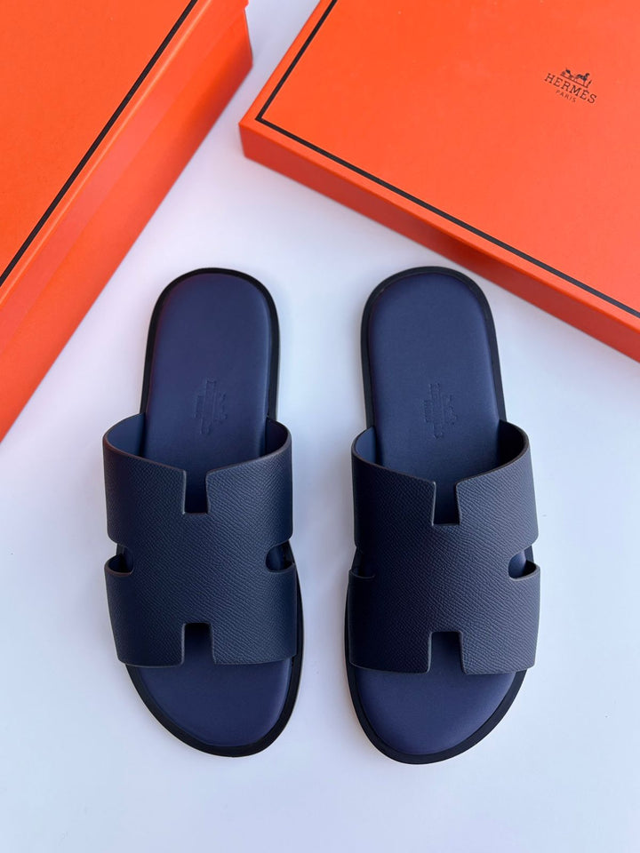 Hermès Izmir Sandal (Bleu Marine Alligator)
