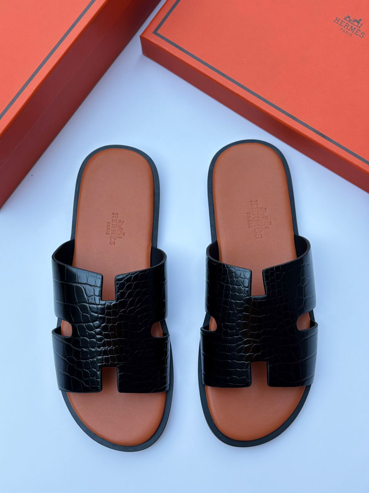 Hermès Chypre Sandal (Noir / Epsom)