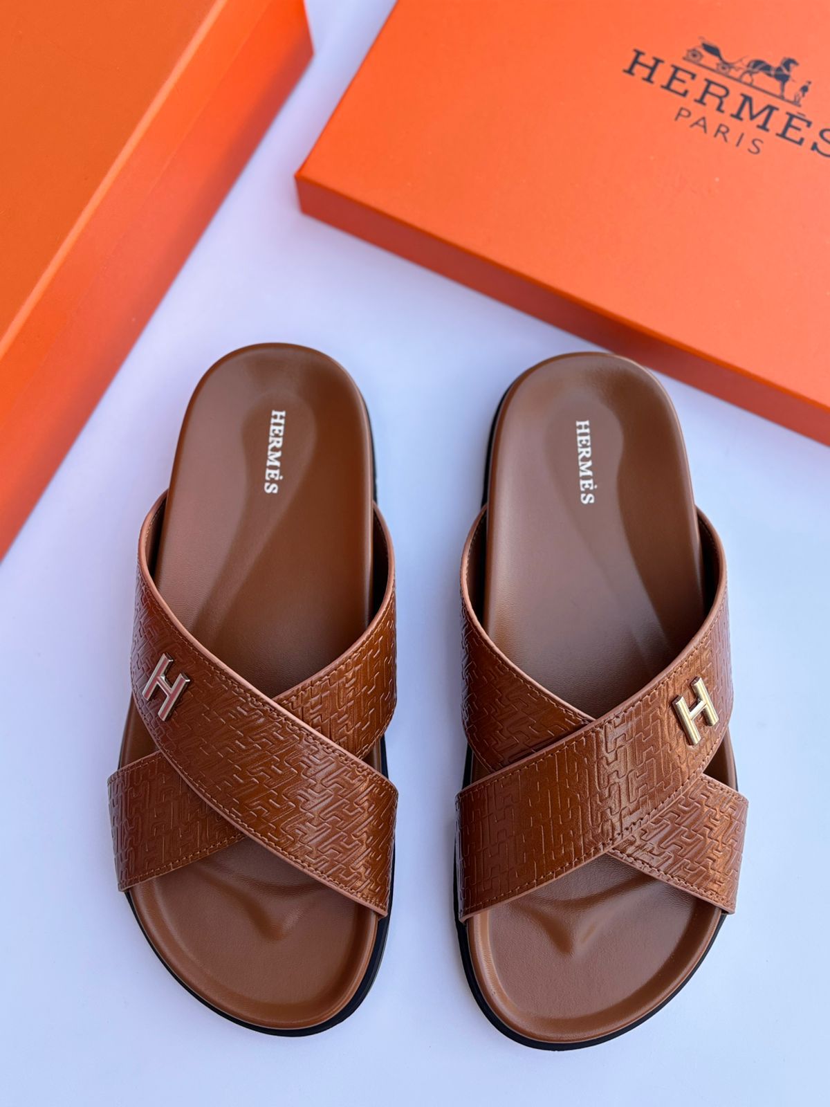 Hermès Izmir Sandal (Blanc with H-3D Embossing)