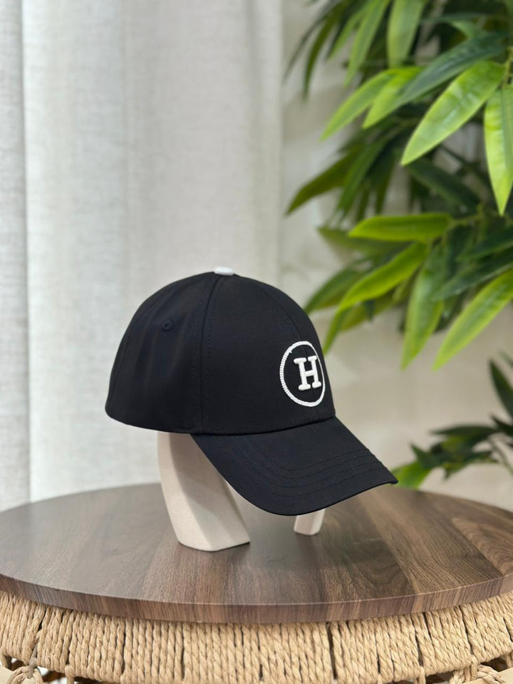 Hermès Nevada Paris Cap (White/Gold)