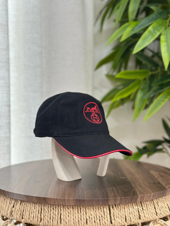 Hermès Miles "H Circle" Cap (Noir/Blanc)