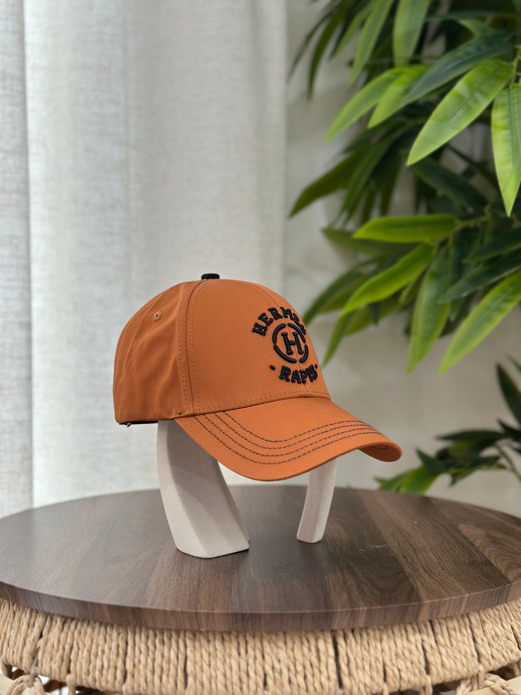 Hermès Miles "Cheval au Trait" Cap (Off-White/Tan)