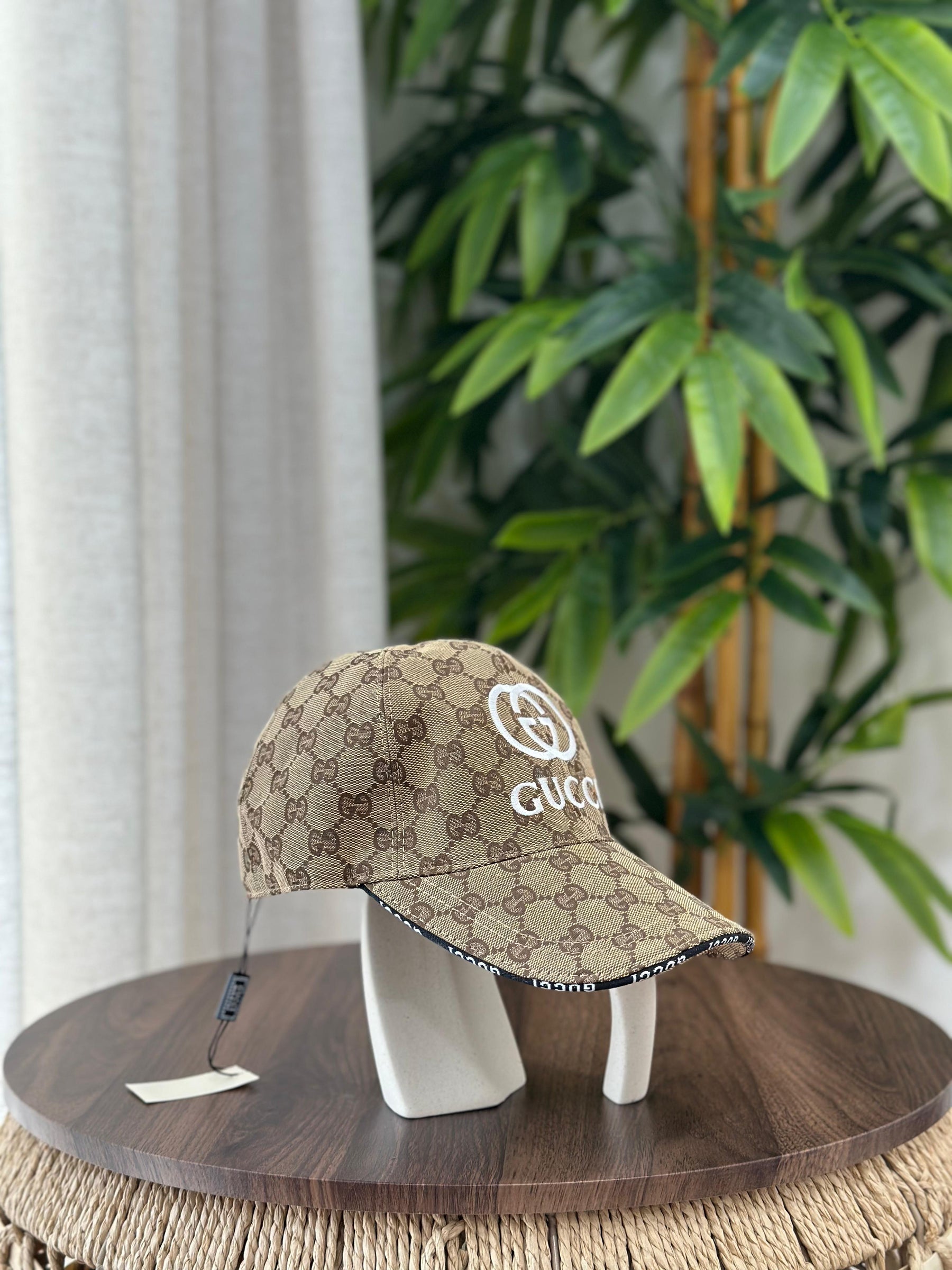 Gucci GG Canvas Baseball Hat with Double G (Black)