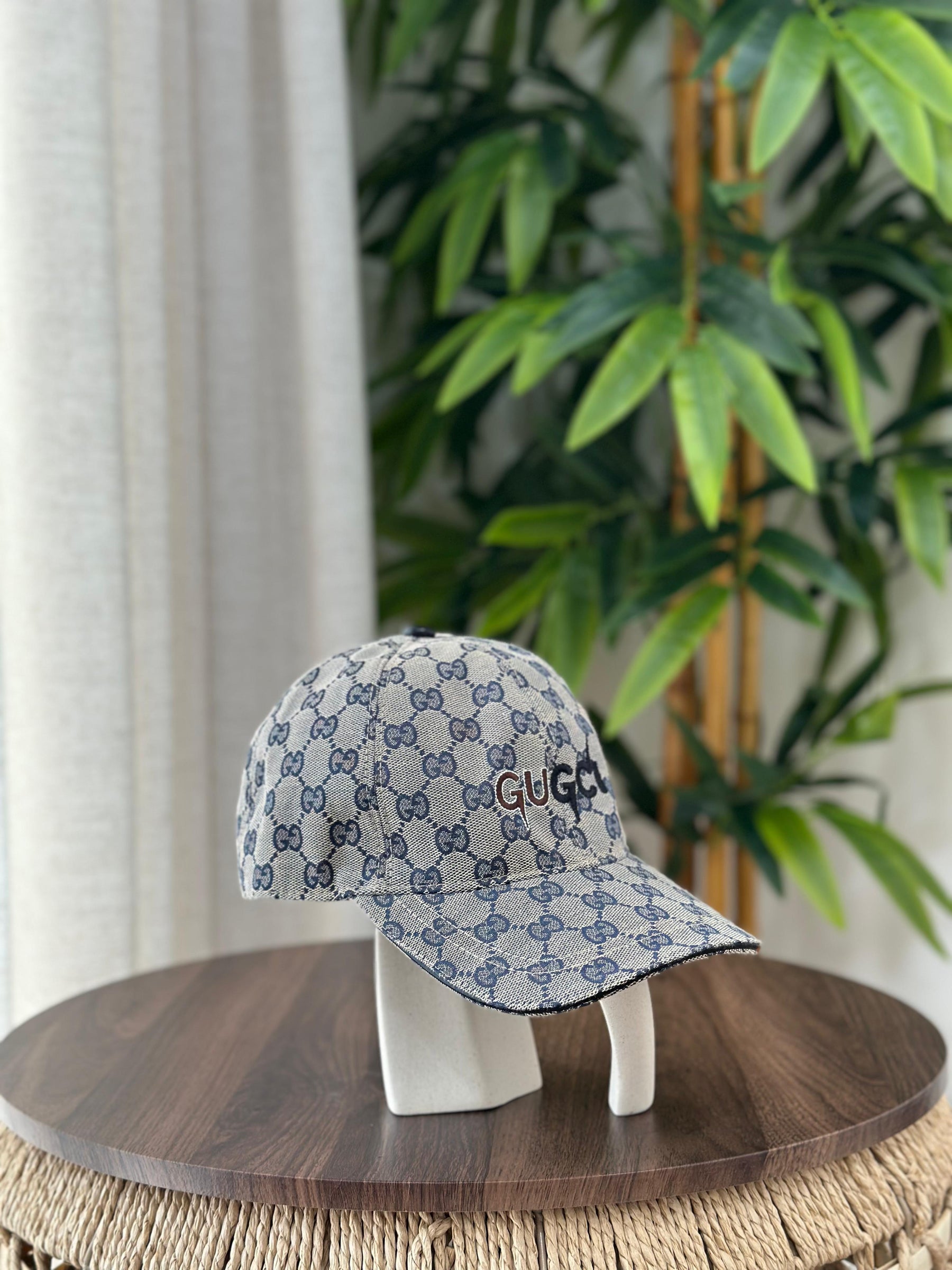 Gucci GG Canvas Baseball Hat with Interlocking G Logo (White/Black)