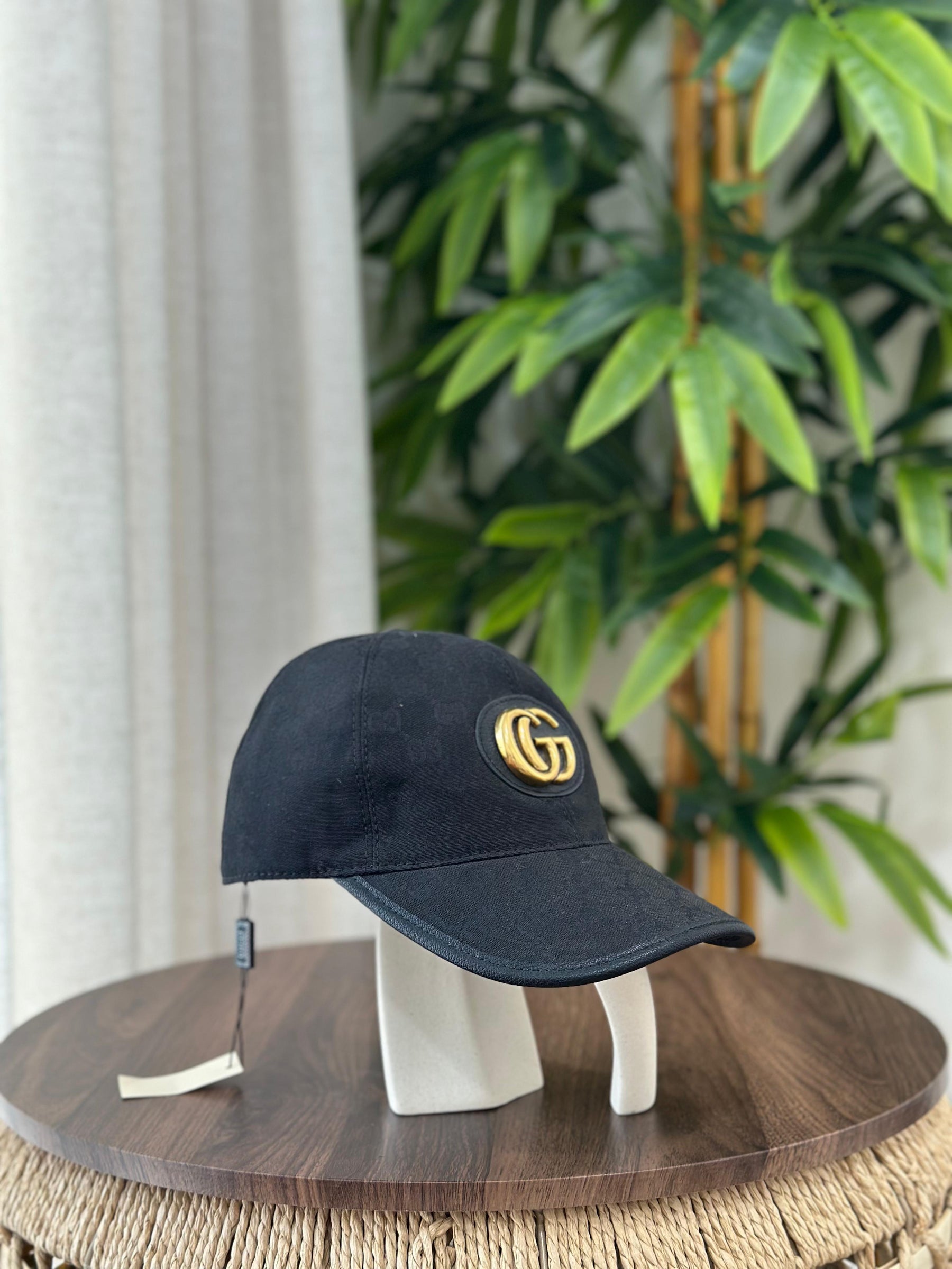 Gucci Jumbo GG Canvas Baseball Hat (Off-White/Grey)