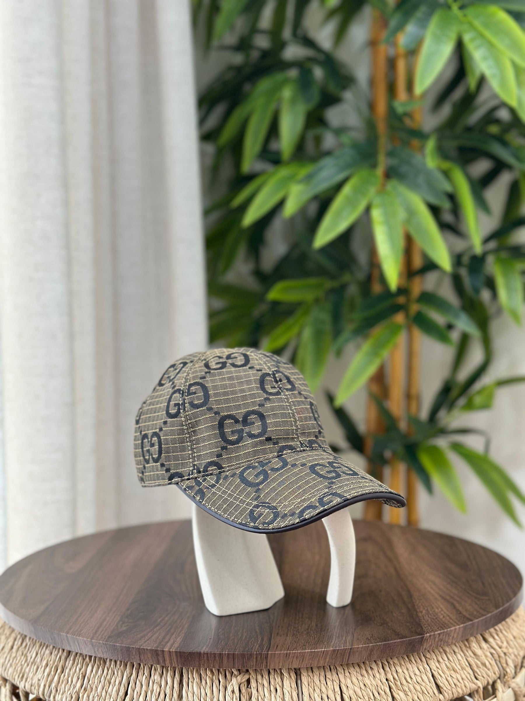 Gucci Jumbo GG Canvas Baseball Hat (Off-White/Pink)