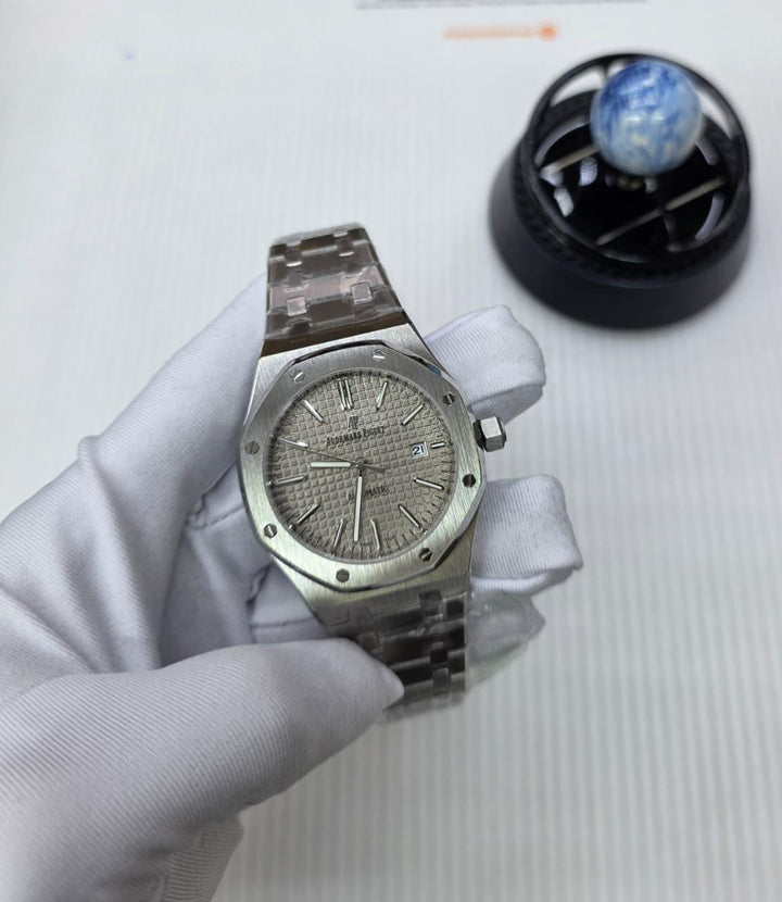 Audemars Piguet Royal Oak Selfwinding "Jumbo" (Yellow Gold & Champagne Dial)