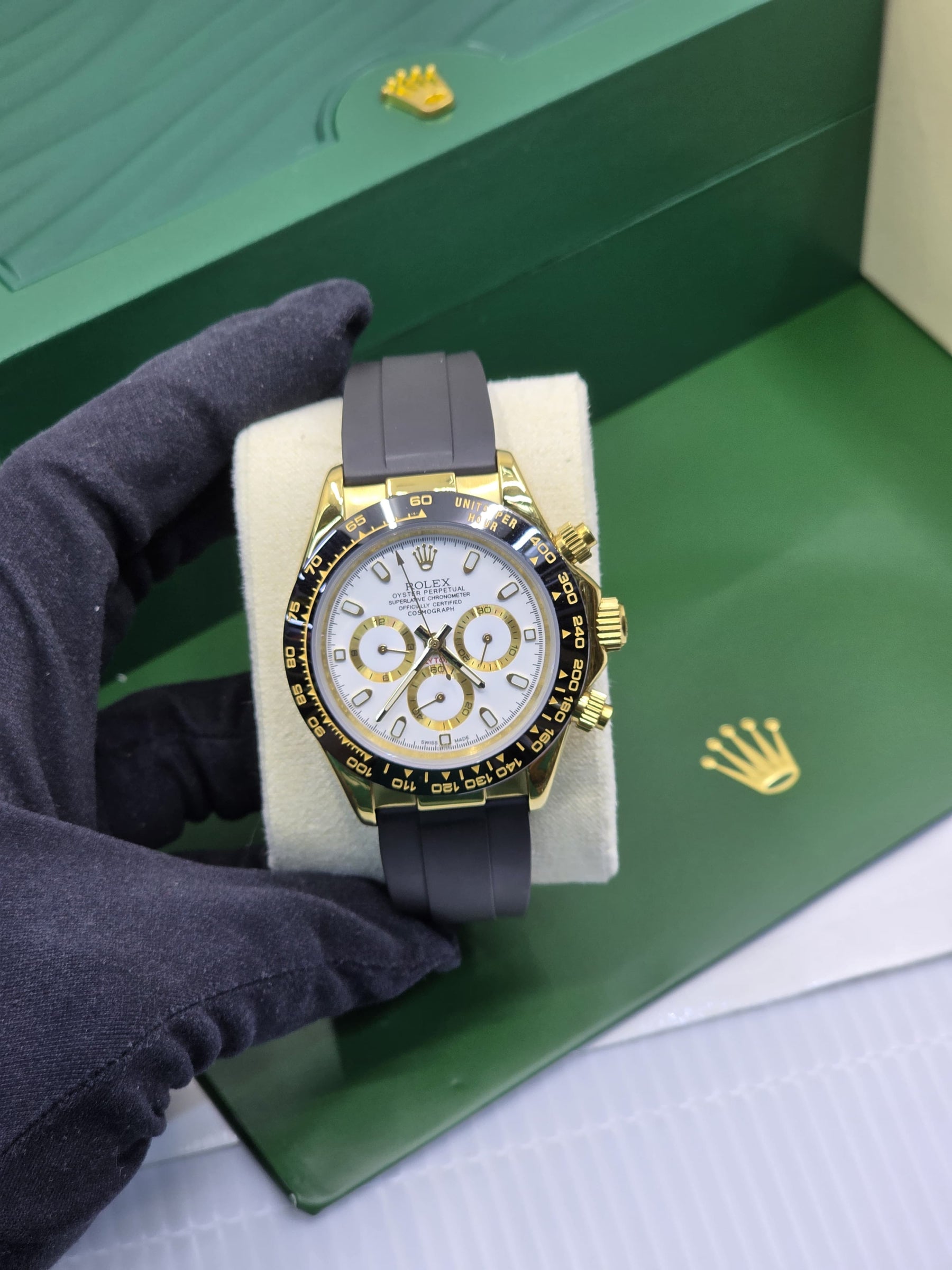 Rolex Cosmograph Daytona (Everose Gold / Sundust Dial / Oysterflex)
