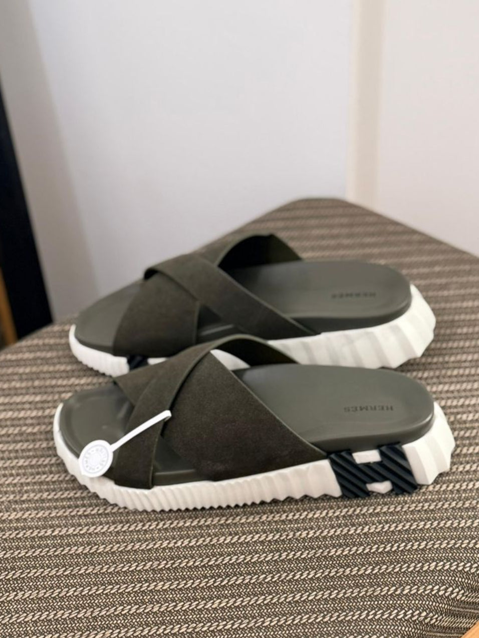 Hermès Electro Sandal (Blanc / Noir)