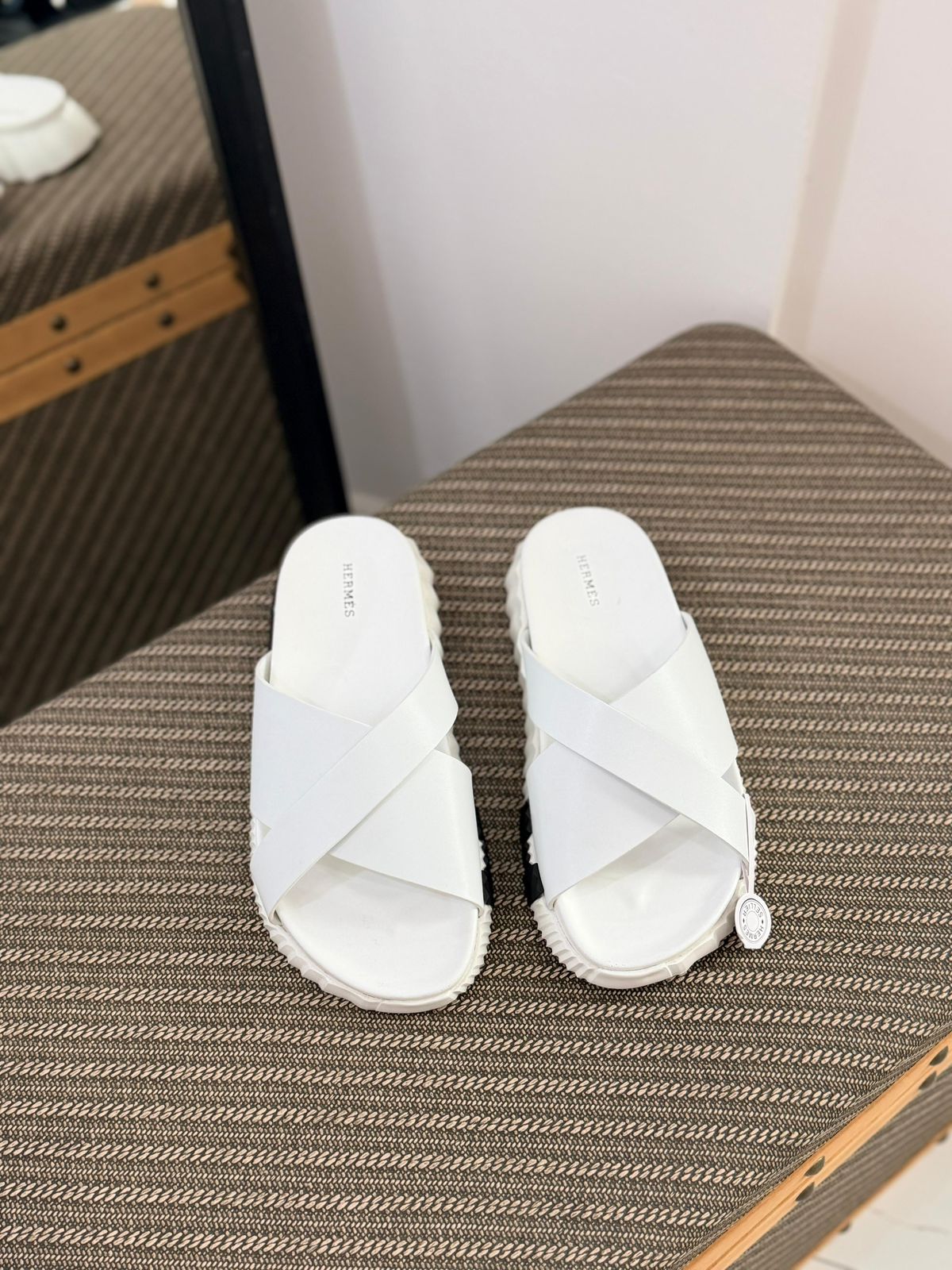 Hermès Electro Sandal (Noir)