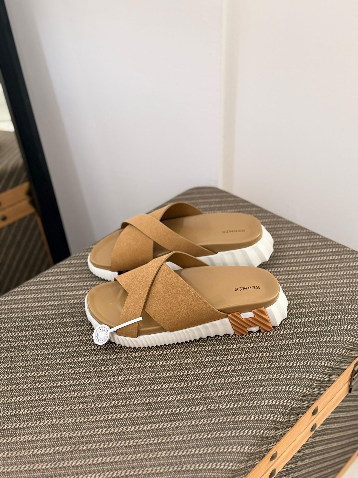 Hermès Electro Sandal (Gold / White)