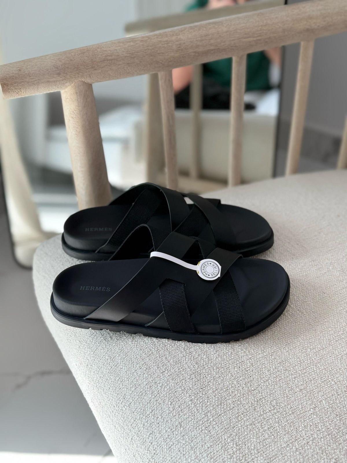 Hermès Éric Sandal (Noir / Beige)