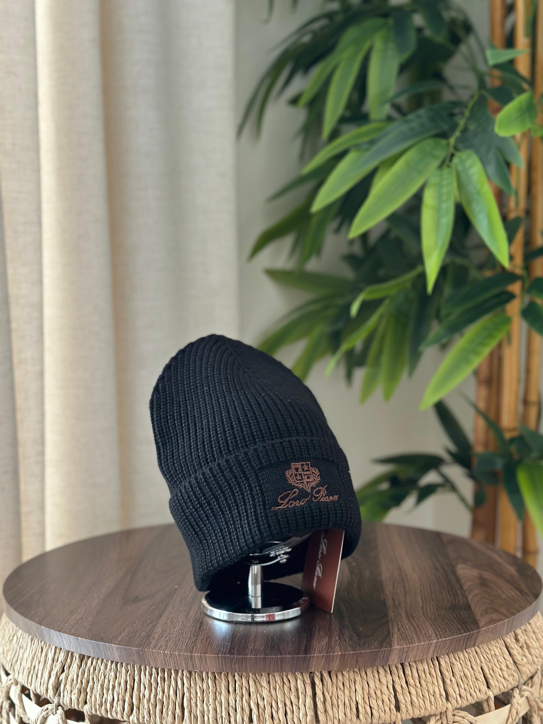 Loro Piana Rib-Knit Cashmere Beanie (Burgundy)