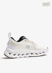 On Cloud | Cloudtilt 2 Loewe Sneakers – Sand / White – Product Image 2