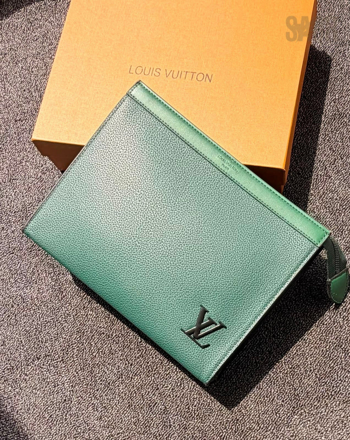 Louis Vuitton | Damier Graphite Pouch – Black / Charcoal / Grey – Product Image 1